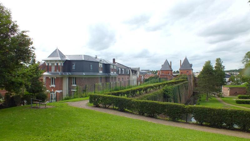 Auberge Des Remparts Péronne Exterior photo